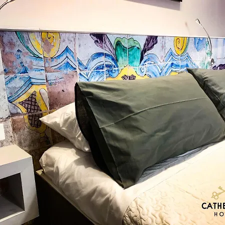 Cathedral Apartment *